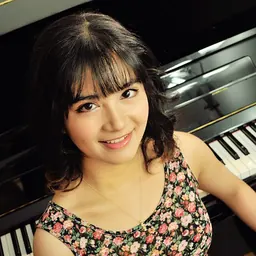 Portrait of Nadia Azzi