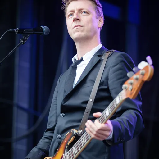 Portrait of Dougie Payne