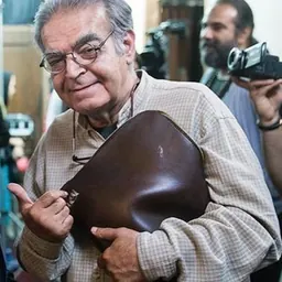 Portrait of Hamid Lolayi