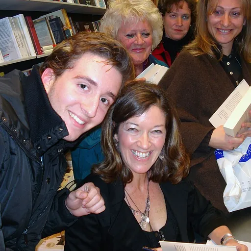 Portrait of Victoria Hislop
