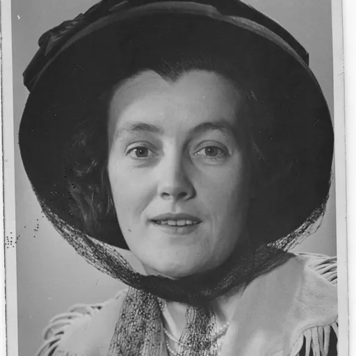 Portrait of Hazel Treweek