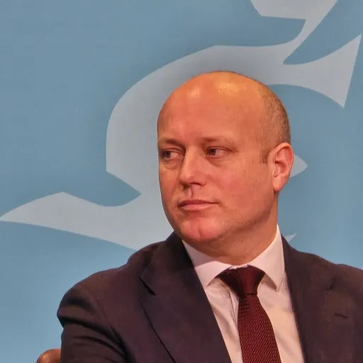 Portrait of Dan Thomas