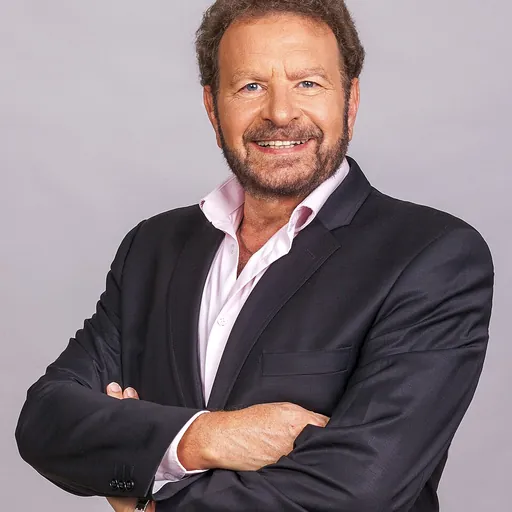 Portrait of Dudu Fisher
