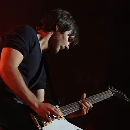 Portrait of Charlie Worsham