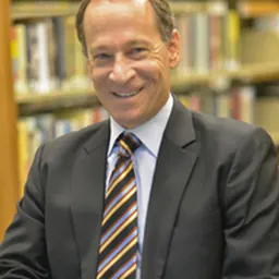 Portrait of Gary Pomerantz