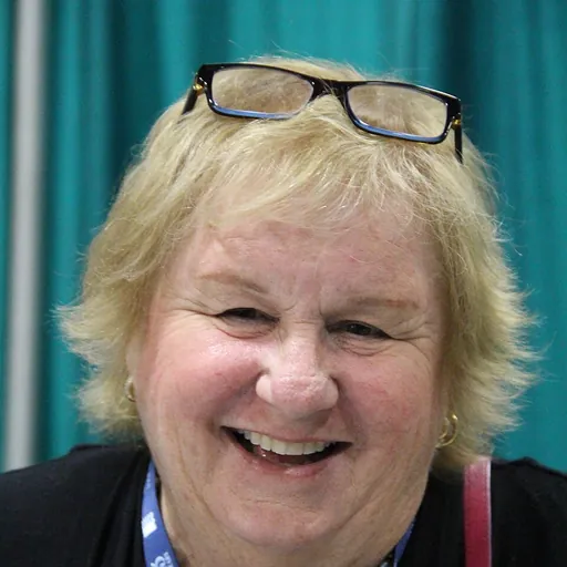 Portrait of Lin Oliver