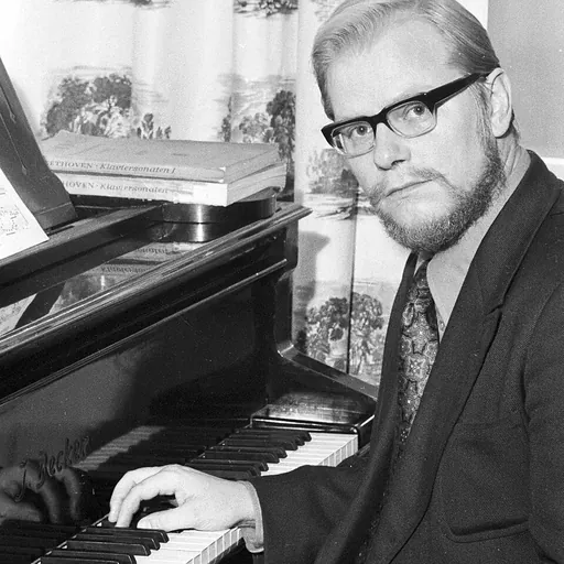 Portrait of Erkki Salmenhaara