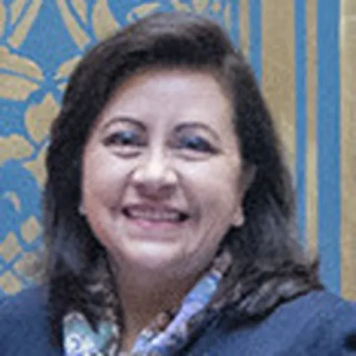 Portrait of Patricia Torres Ray