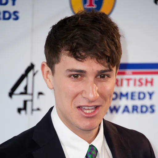 Portrait of Tom Rosenthal