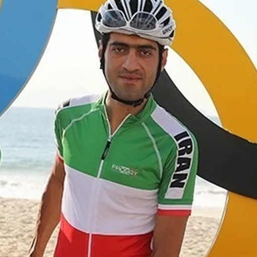 Portrait of Arvin Moazemi
