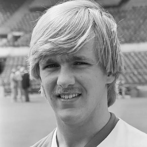 Portrait of Mike Snoei