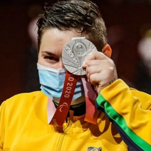 Portrait of Débora Menezes