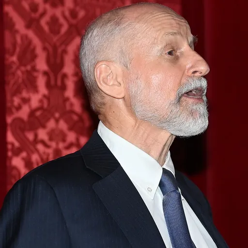 Portrait of Christopher Chandler