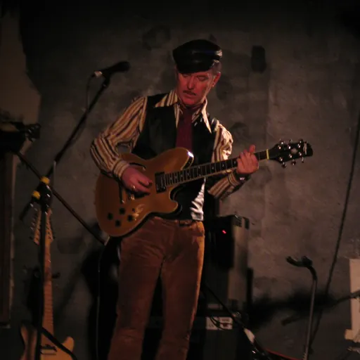 Portrait of Dave Graney