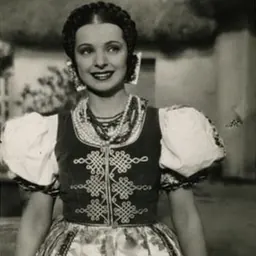 Portrait of Bella Bordy