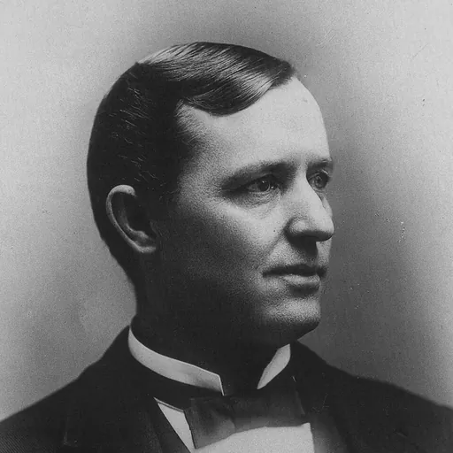 Portrait of Lee Mantle