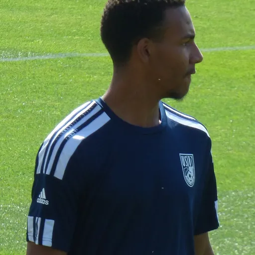 Portrait of Geoffrey Kondo