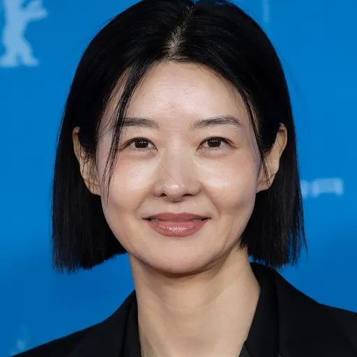 Portrait of Song Seon-mi