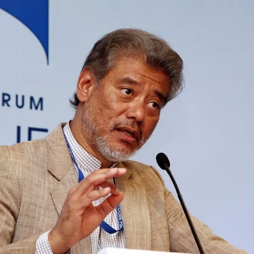 Portrait of Jomo Kwame Sundaram