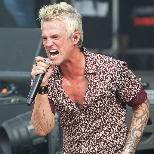 Portrait of Jeff Gutt