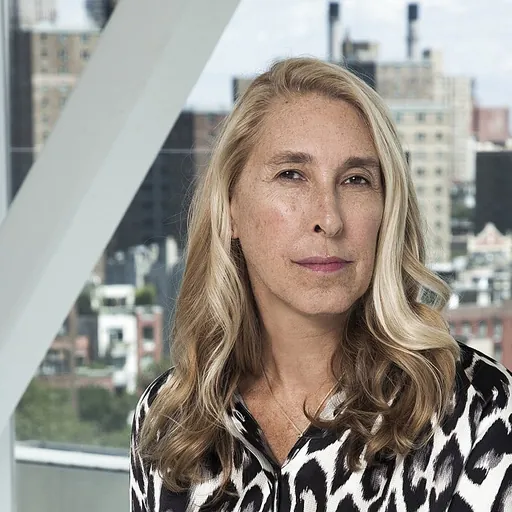 Portrait of Lisa Phillips