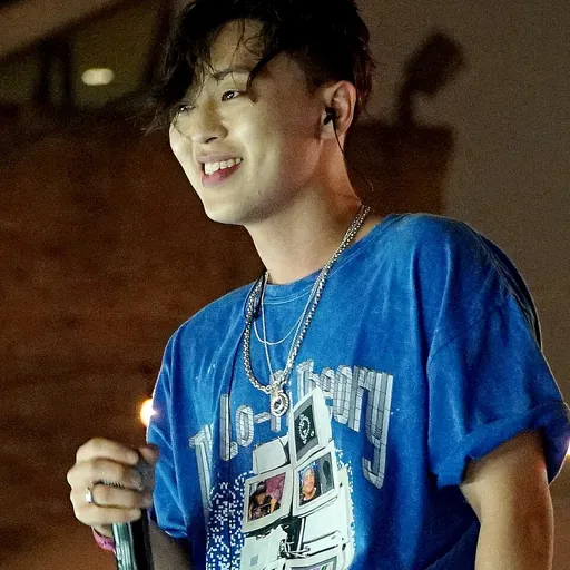 Portrait of DPR Live