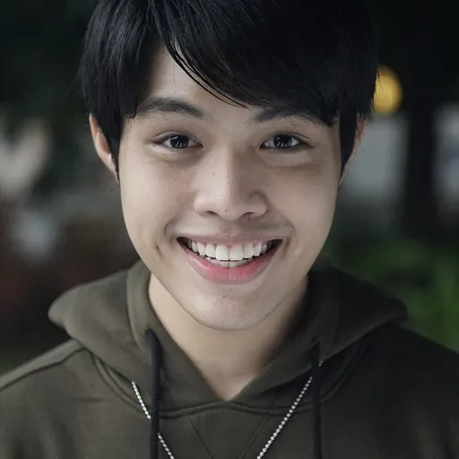 Portrait of Elijah Canlas