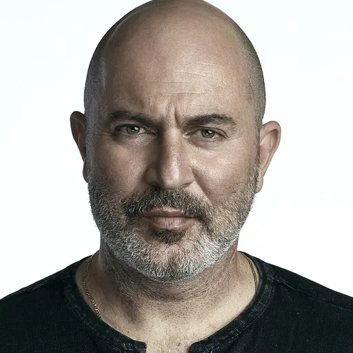 Portrait of Lior Raz