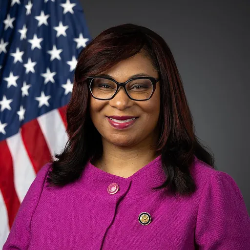Portrait of Janelle Bynum