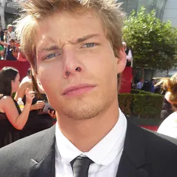 Portrait of Hunter Parrish