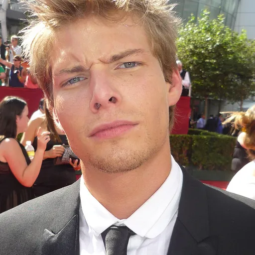 Portrait of Hunter Parrish