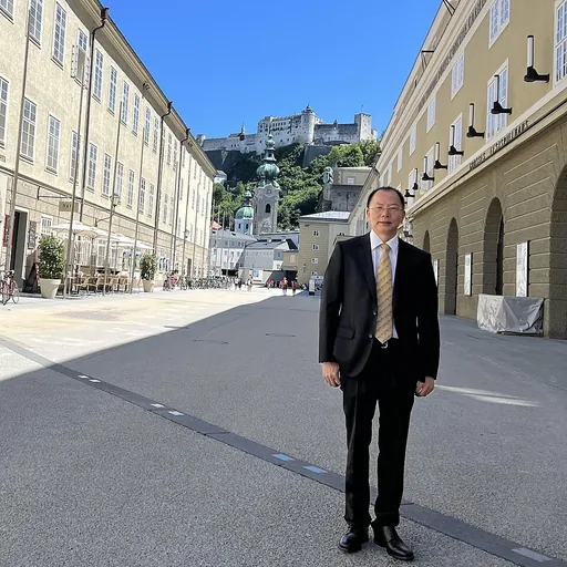 Portrait of Tingwen Huang