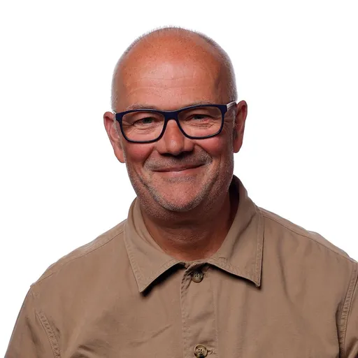 Portrait of Mark Hooper