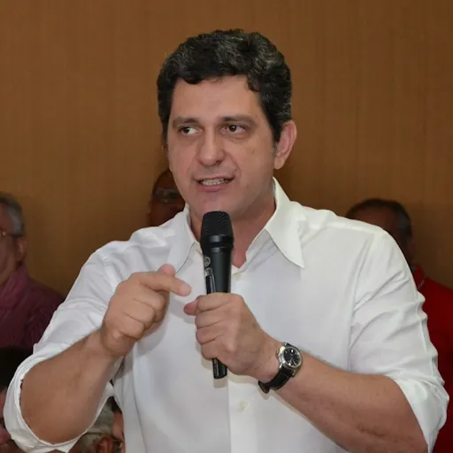 Portrait of Rogério Carvalho