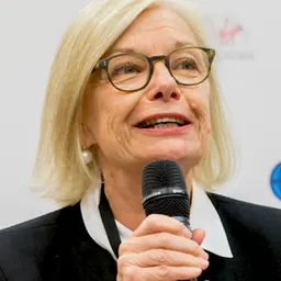 Portrait of Heather Ridout