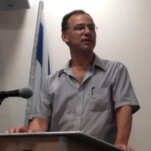 Portrait of Shai Nitzan