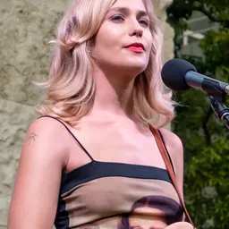 Portrait of Lola Kirke