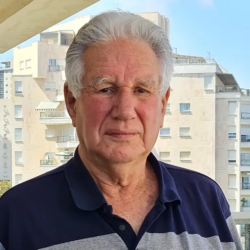 Portrait of Yoav Gelber
