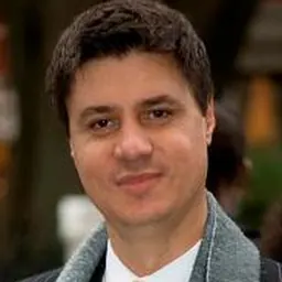 Portrait of Ian Ollis
