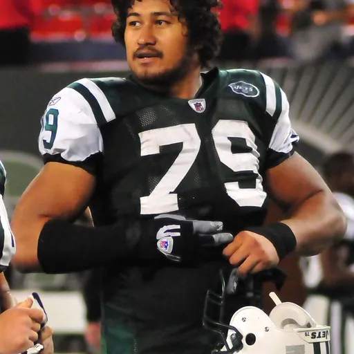 Portrait of Ropati Pitoitua