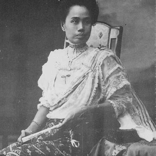 Portrait of Dara Rasmi