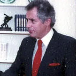 Portrait of Lee Alexander