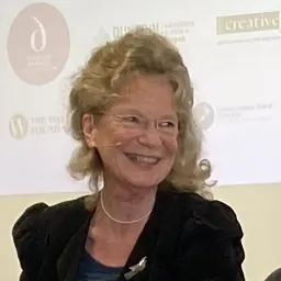 Portrait of Robyn Belton