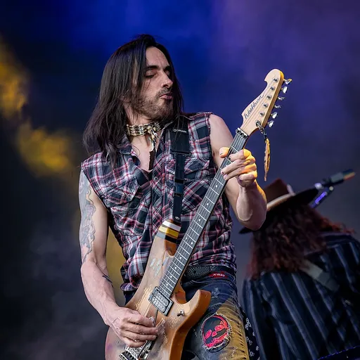 Portrait of Nuno Bettencourt