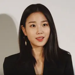 Portrait of Jang Hui-ryoung