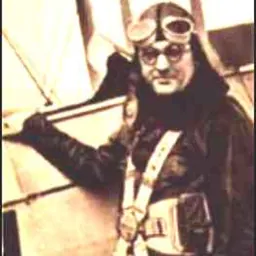 Portrait of Leslie Irvin