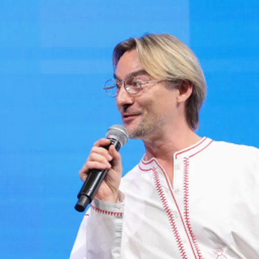 Portrait of Alan Badoev