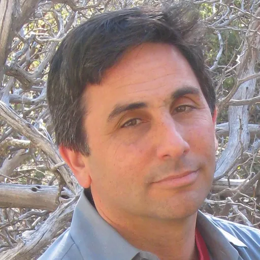 Portrait of Glen Hirshberg