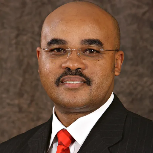 Portrait of Lennit Max