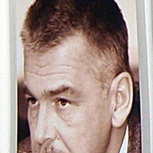 Portrait of Robert Lepikson
